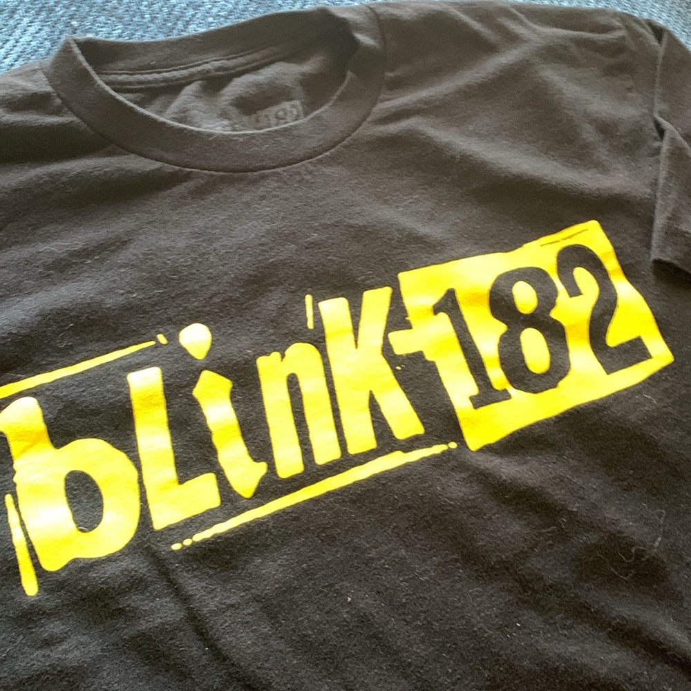 BLINK 182 BAND TSHIRT BLACK SIZE MED
